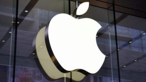 High-Ranking Apple Executive Reveals Apple Is Watching Crypto